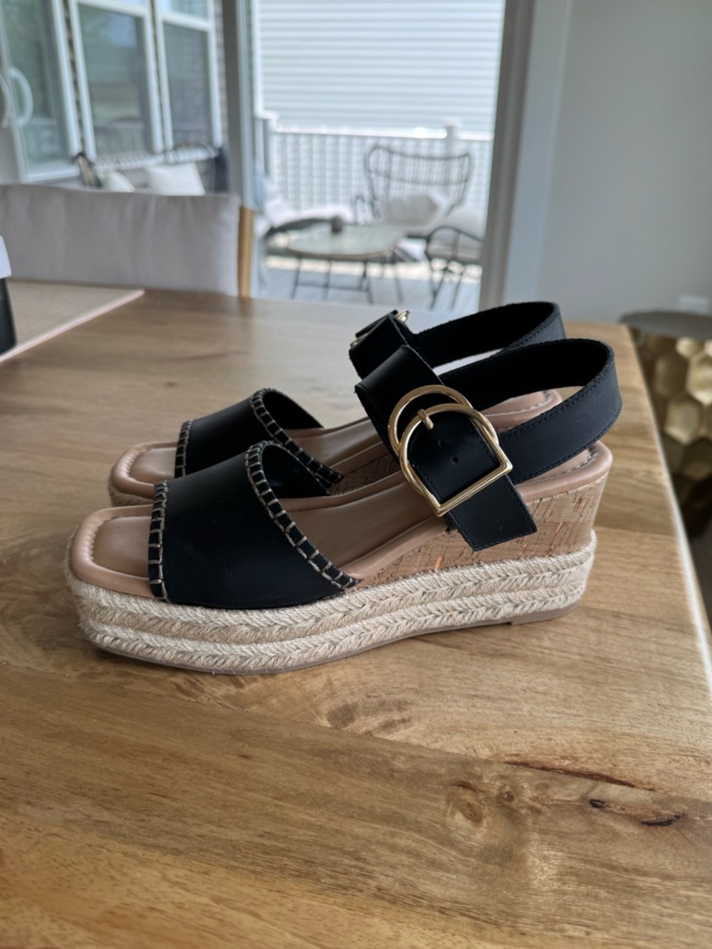 NWT Blondo Womens Black Espadrille Platform Sandals with Gold Buckle